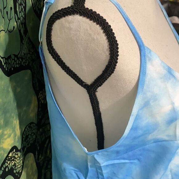 Spaghetti Strap buttoned tank top - Picture 6 of 8